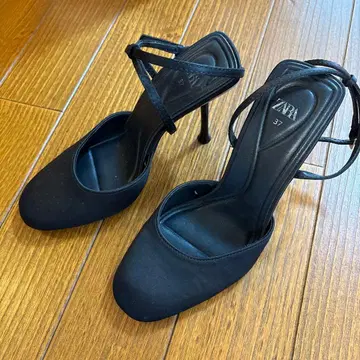ZARA 블랙 하이힐 37