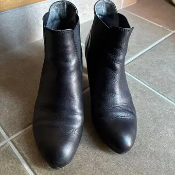 블랙 가죽 사이드 고어 부츠 중간 힐