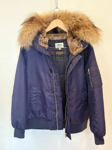 네이비 퍼 달린 봄버 자켓