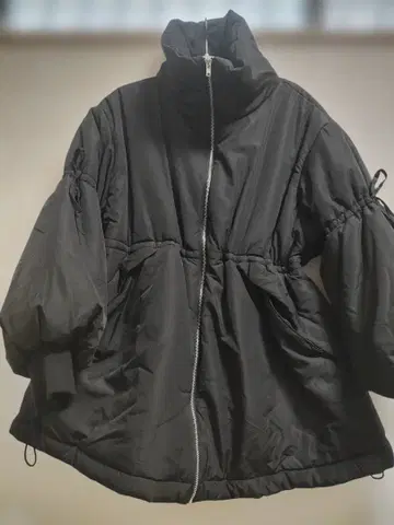 볼륨 슬리브 블랙 자켓