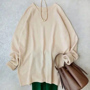 새상품급 뮤즈 두지엠 클라세 고급 울 CAPRI 긴팔 니트