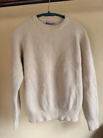 캐시미어 베이지 리브 니트 스웨터