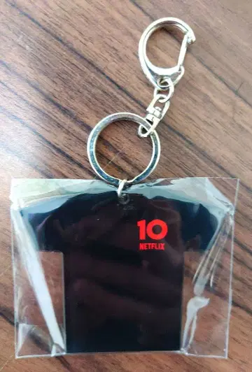 Netflix 10주년 아크릴 키링