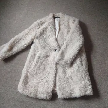 보아 소재 롱 코트 크림색 ZARA