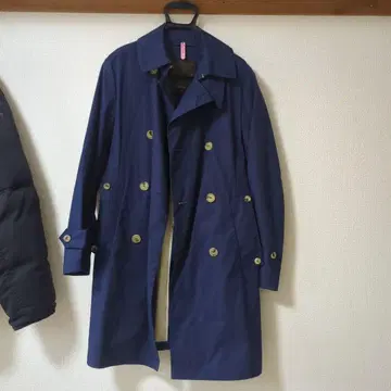 네이비 더블 브레스트 트렌치코트