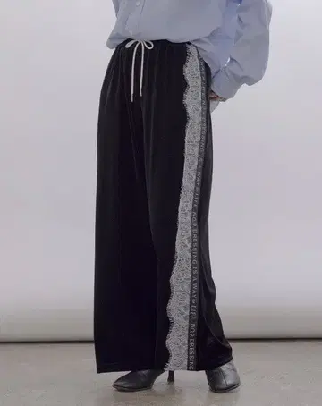 EimeeLaw 미사용 새상품 사이드 레이스 벨로아 팬츠