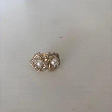 골드 꽃 디자인 귀걸이