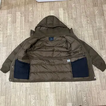 Lacoste 후드 부착 브라운 다운 자켓 사이즈 46