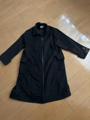 HUG.U 롱 코트 자수