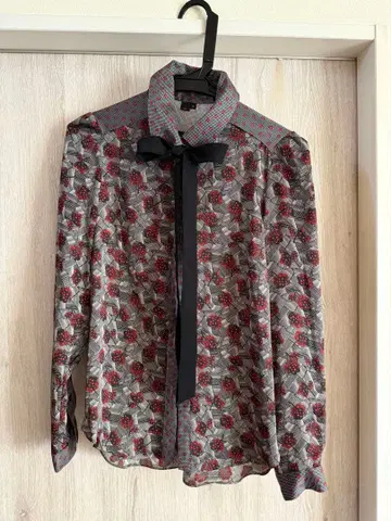 쉬폰 꽃무늬 보타이 긴팔 셔츠