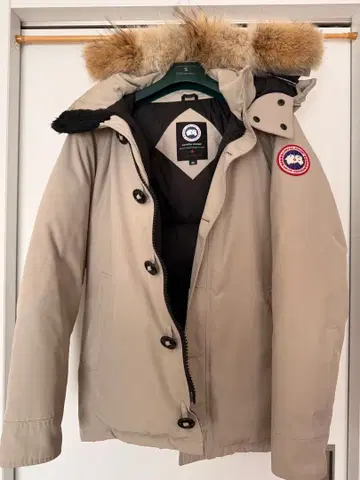CANADA GOOSE 베이지 다운 자켓 M
