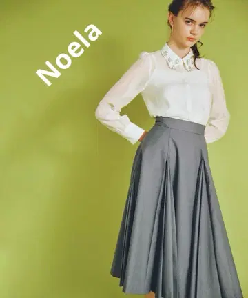 노엘라 플리츠 절개 스커트 그레이