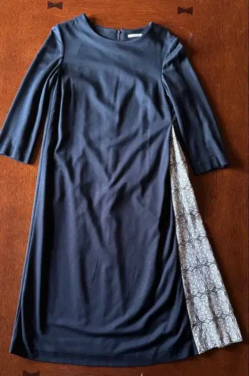네이비 7부 소매 원피스 레이스 디테일