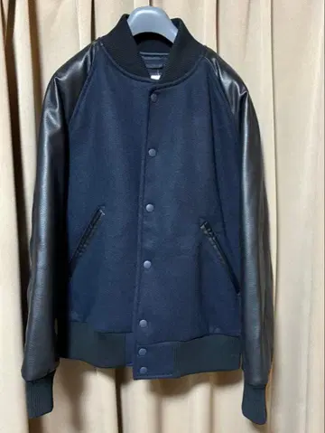 유니클로 스타디움 점퍼 네이비 미사용품