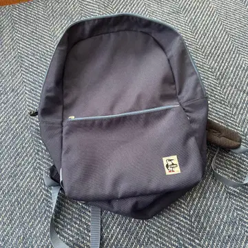 CHUMS 다크 그레이 백팩