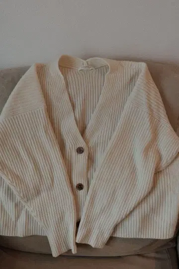 MACPHEE 아이보리 리브 니트 가디건