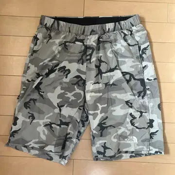 THE NORTH FACE 카모플라쥬 숏팬츠 L
