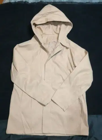 베이지 후드 부착 자켓