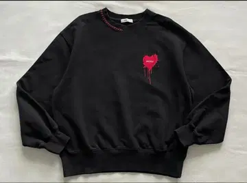 HEART LOGO STITCH SWEAT / 하트 로고 맨투맨