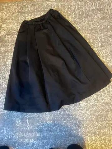 Mila Owen 블랙 플레어 스커트 M 사이즈