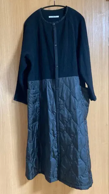 LABORATORY 버튼 롱 코트