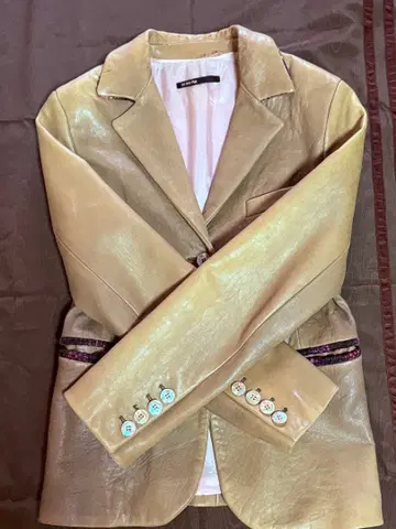 베이지 가죽 자켓