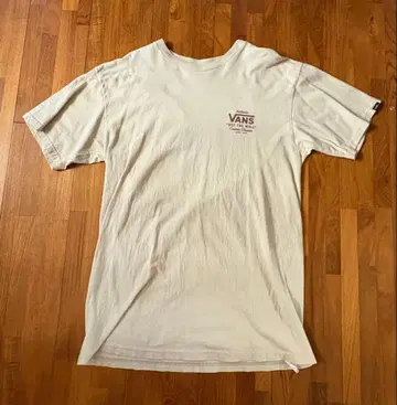 VANS 크림색 T셔츠 백 프린트