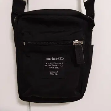 marimekko 블랙 숄더백