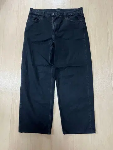 유니클로 와이드 스트레이트 청바지 08 DARK GRAY 32