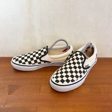 컨디션 최상 반스 슬립온 프로 24.0cm 화이트 x 블랙 체커