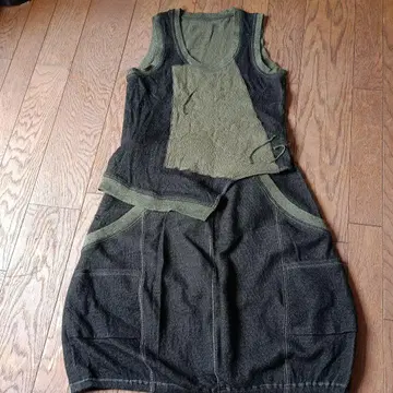 센소유니코 니트 베스트와 스커트