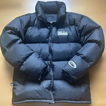 퍼스트 다운 블랙 다운 자켓 심플 따뜻함