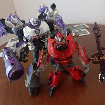 메가트론 다크니스 메딕 아웃 트랜스포머 프라임