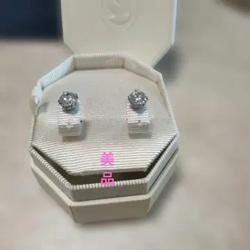 새상품 스와로브스키 Swarovski Stilla 스터드 귀걸이