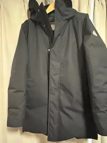 PYRENEX 후드 부착 블랙 다운 자켓