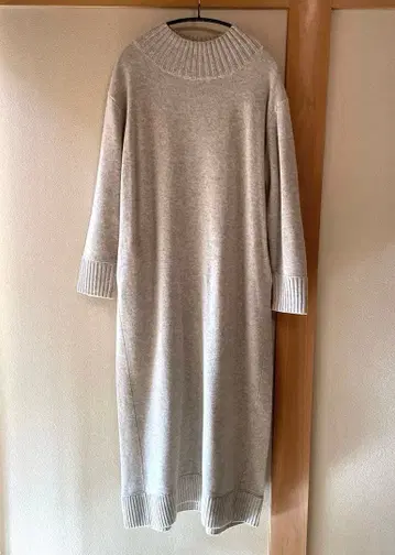 [ 새상품급 ] 아파트 바이 로리즈 하이넥 니트 롱 원피스 그레이 M