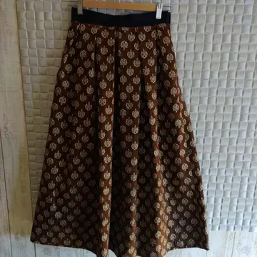 이에나 럽 쿨 브라운 플레어 스커트 고블랑 자카드 36