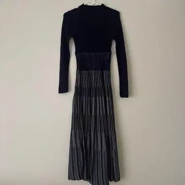 새상품급 앙데팡당 네이비 스트라이프 긴팔 니트 원피스