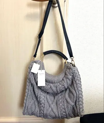 [ 새상품 ] 케이블 짜임 니트 숄더 그레이