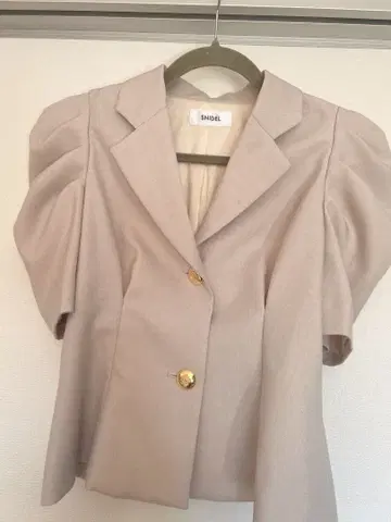 SNIDEL 베이지 테일러드 자켓 00사이즈 5부 소매 골드 버튼