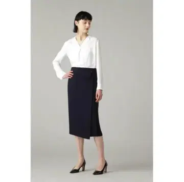 보쉬 트리아세 백 새틴 셋업 스커트 38 네이비