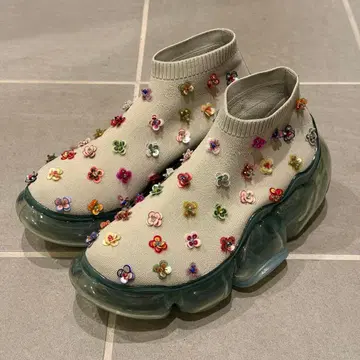 꽃 모티브 그레이 하이컷 스니커즈