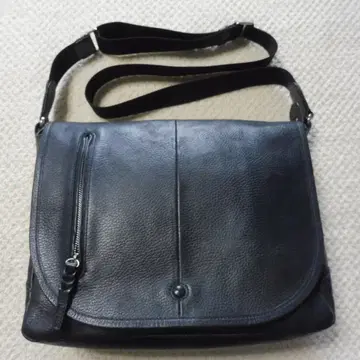 가죽 숄더백 네이비 컬러
