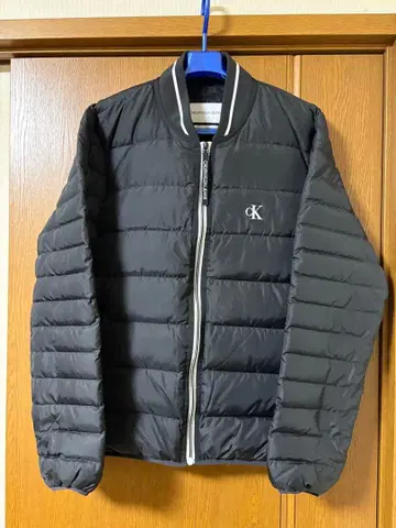 Calvin Klein Jeans 다운 자켓 L 사이즈 블랙