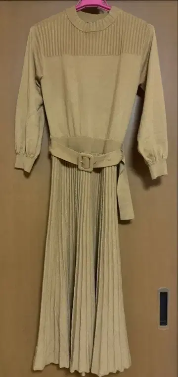 인디비 플레어 니트 원피스 카멜