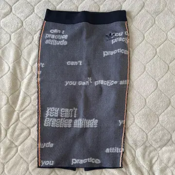 adidas 텍스트 프린트 스커트 그레이