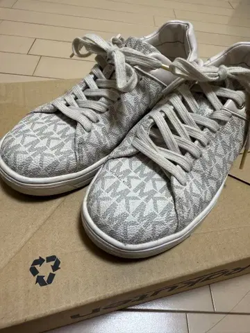 MICHAEL KORS 스니커즈