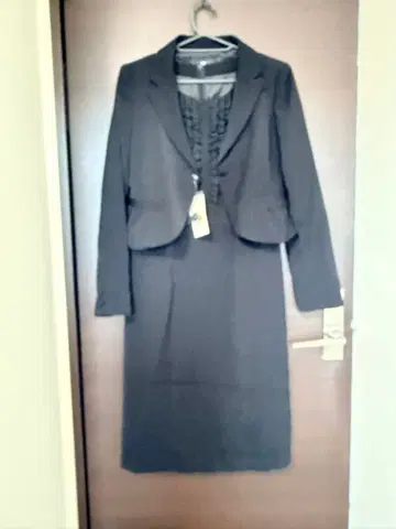 상복 (미사용) 블랙 프릴 원피스 수트