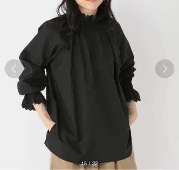 자수 하이넥 블라우스