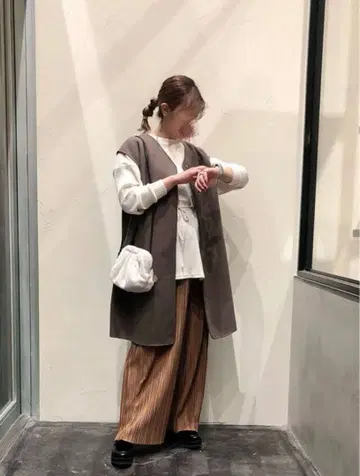 컷 멜톤 롱 베스트